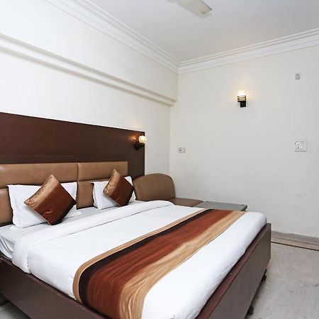 Vaccinated Staff - Oyo 5515 Hotel Blue Palace Гвалиор Екстериор снимка