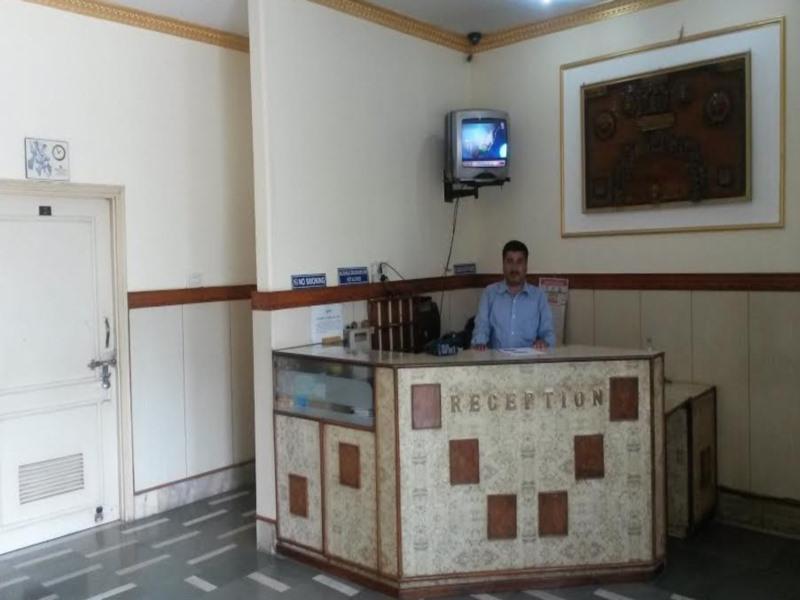 Vaccinated Staff - Oyo 5515 Hotel Blue Palace Гвалиор Екстериор снимка